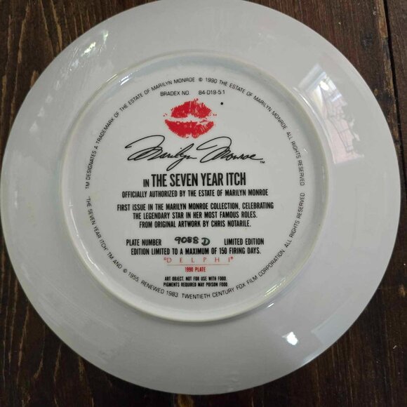 Limited Edition MARILYN MONROE “Seven Year Itch” Porcelain Collector pla… - Picture 4 of 6